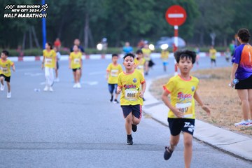 BINH DUONG NEW CITY HALF MARATHON 2024 - Ảnh #1726441