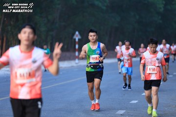 BINH DUONG NEW CITY HALF MARATHON 2024 - Ảnh #1750377