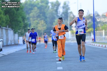BINH DUONG NEW CITY HALF MARATHON 2024 - Ảnh #1776302
