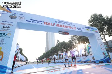 BINH DUONG NEW CITY HALF MARATHON 2024 - Ảnh #1819558