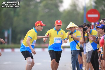 BINH DUONG NEW CITY HALF MARATHON 2024 - Ảnh #1736711