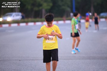 BINH DUONG NEW CITY HALF MARATHON 2024 - Ảnh #1727111
