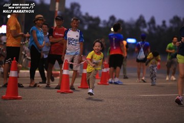BINH DUONG NEW CITY HALF MARATHON 2024 - Ảnh #1728425