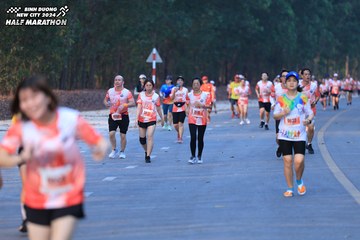 BINH DUONG NEW CITY HALF MARATHON 2024 - Ảnh #1771861