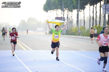 BINH DUONG NEW CITY HALF MARATHON 2024 - Ảnh #1757079
