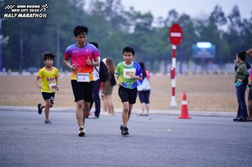 BINH DUONG NEW CITY HALF MARATHON 2024 - Ảnh #1725234