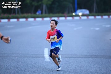 BINH DUONG NEW CITY HALF MARATHON 2024 - Ảnh #1726156