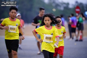 BINH DUONG NEW CITY HALF MARATHON 2024 - Ảnh #1725375