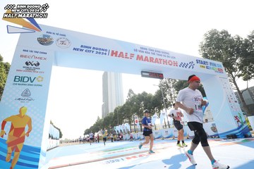 BINH DUONG NEW CITY HALF MARATHON 2024 - Ảnh #1818828