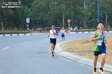 BINH DUONG NEW CITY HALF MARATHON 2024 - Ảnh #1735312