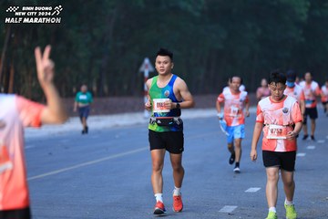 BINH DUONG NEW CITY HALF MARATHON 2024 - Ảnh #1750385