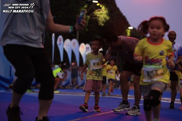 BINH DUONG NEW CITY HALF MARATHON 2024 - Ảnh #1729254