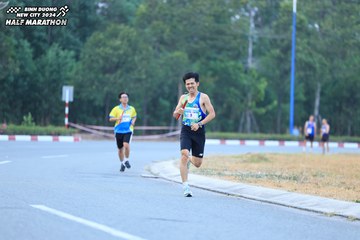 BINH DUONG NEW CITY HALF MARATHON 2024 - Ảnh #1735944