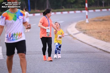 BINH DUONG NEW CITY HALF MARATHON 2024 - Ảnh #1727236