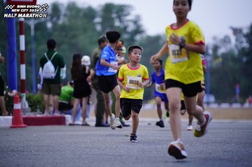 BINH DUONG NEW CITY HALF MARATHON 2024 - Ảnh #1725079