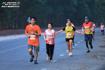 BINH DUONG NEW CITY HALF MARATHON 2024 - Ảnh #1750238