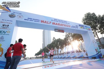 BINH DUONG NEW CITY HALF MARATHON 2024 - Ảnh #1819393