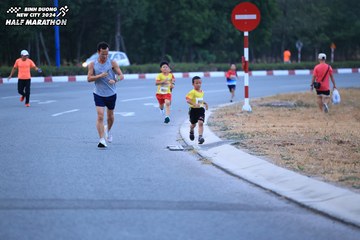 BINH DUONG NEW CITY HALF MARATHON 2024 - Ảnh #1726090