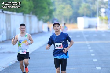 BINH DUONG NEW CITY HALF MARATHON 2024 - Ảnh #1770919