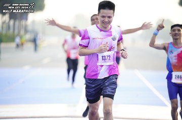BINH DUONG NEW CITY HALF MARATHON 2024 - Ảnh #1758235