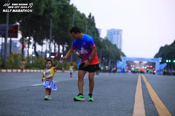 BINH DUONG NEW CITY HALF MARATHON 2024 - Ảnh #1727863