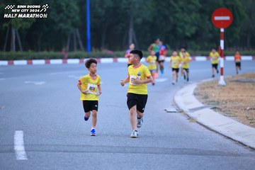 BINH DUONG NEW CITY HALF MARATHON 2024 - Ảnh #1726276