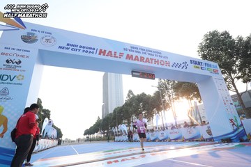 BINH DUONG NEW CITY HALF MARATHON 2024 - Ảnh #1819428