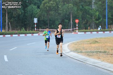BINH DUONG NEW CITY HALF MARATHON 2024 - Ảnh #1735225