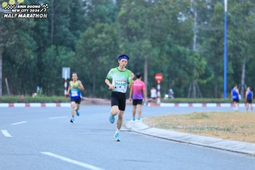 BINH DUONG NEW CITY HALF MARATHON 2024 - Ảnh #1735973