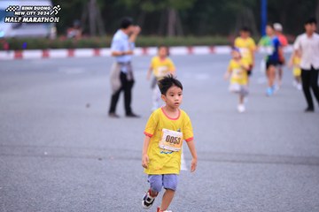 BINH DUONG NEW CITY HALF MARATHON 2024 - Ảnh #1727064