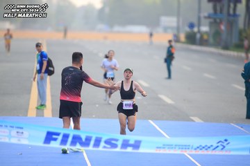 BINH DUONG NEW CITY HALF MARATHON 2024 - Ảnh #1738685