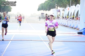 BINH DUONG NEW CITY HALF MARATHON 2024 - Ảnh #1758198