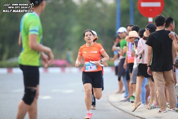 BINH DUONG NEW CITY HALF MARATHON 2024 - Ảnh #1736775
