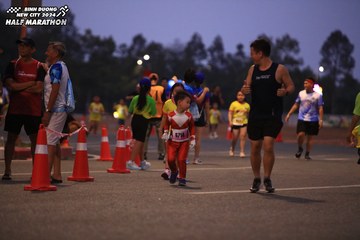 BINH DUONG NEW CITY HALF MARATHON 2024 - Ảnh #1728453