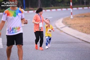 BINH DUONG NEW CITY HALF MARATHON 2024 - Ảnh #1727240