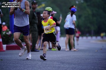 BINH DUONG NEW CITY HALF MARATHON 2024 - Ảnh #1724993