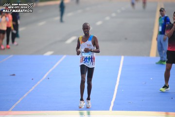 BINH DUONG NEW CITY HALF MARATHON 2024 - Ảnh #1738836