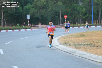 BINH DUONG NEW CITY HALF MARATHON 2024 - Ảnh #1735265