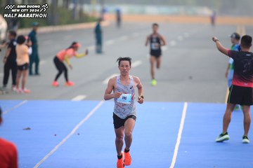 BINH DUONG NEW CITY HALF MARATHON 2024 - Ảnh #1738905