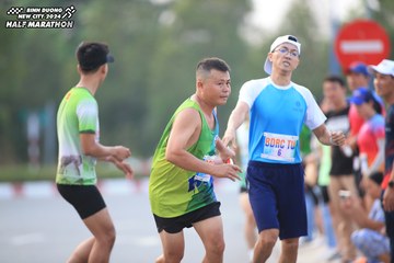 BINH DUONG NEW CITY HALF MARATHON 2024 - Ảnh #1736853