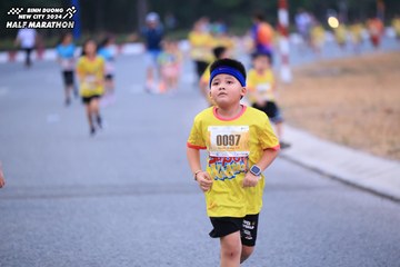 BINH DUONG NEW CITY HALF MARATHON 2024 - Ảnh #1726795