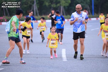 BINH DUONG NEW CITY HALF MARATHON 2024 - Ảnh #1726879