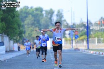 BINH DUONG NEW CITY HALF MARATHON 2024 - Ảnh #1767318