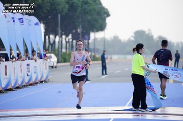 BINH DUONG NEW CITY HALF MARATHON 2024 - Ảnh #1770805