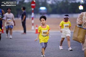 BINH DUONG NEW CITY HALF MARATHON 2024 - Ảnh #1725777