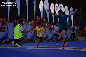 BINH DUONG NEW CITY HALF MARATHON 2024 - Ảnh #1729187