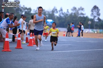 BINH DUONG NEW CITY HALF MARATHON 2024 - Ảnh #1727933
