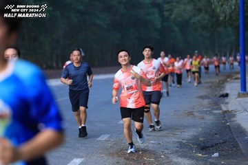 BINH DUONG NEW CITY HALF MARATHON 2024 - Ảnh #1750178