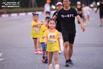 BINH DUONG NEW CITY HALF MARATHON 2024 - Ảnh #1727171