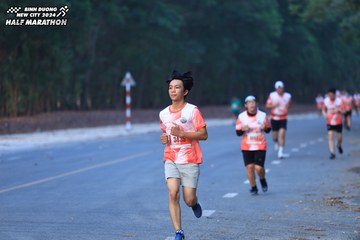 BINH DUONG NEW CITY HALF MARATHON 2024 - Ảnh #1750313